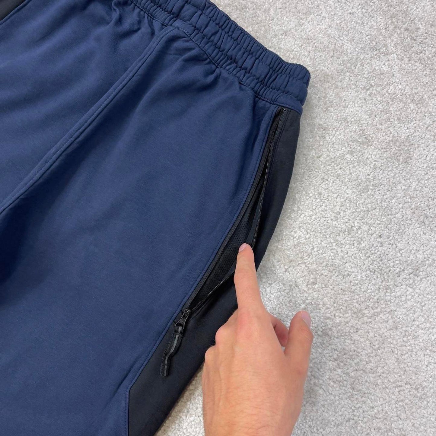 Navy Nike Therma-Fit joggers Small Swoosh logo y2k style sportswear track pants