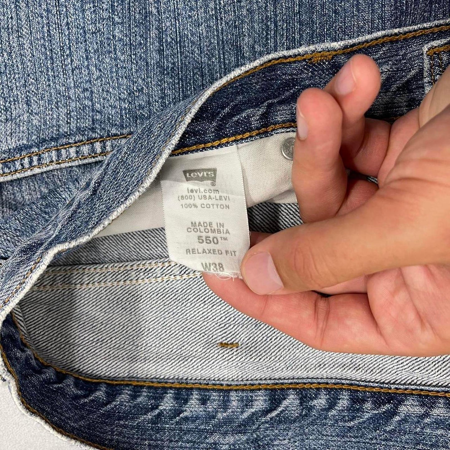 Vintage baggy Levi's 550 denim jean shorts W38