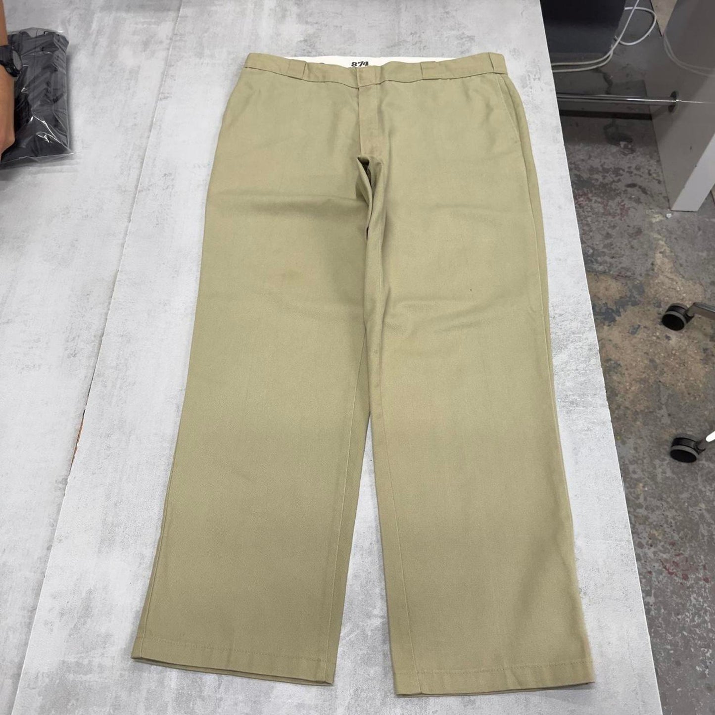 Dickies 874 Pants W38L31 khaki twill chino style skater pants