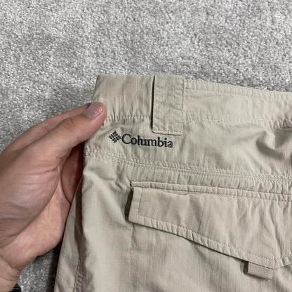 Columbia Omni-Shade technical convertible pants beige Loose floaty summer shorts with zip off legs
