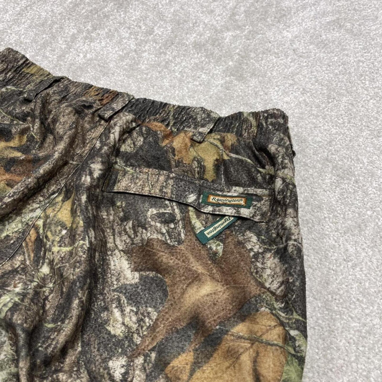 Vintage baggy camo cargo pants green Remington Mossy Oak tree camouflage fleece cargos