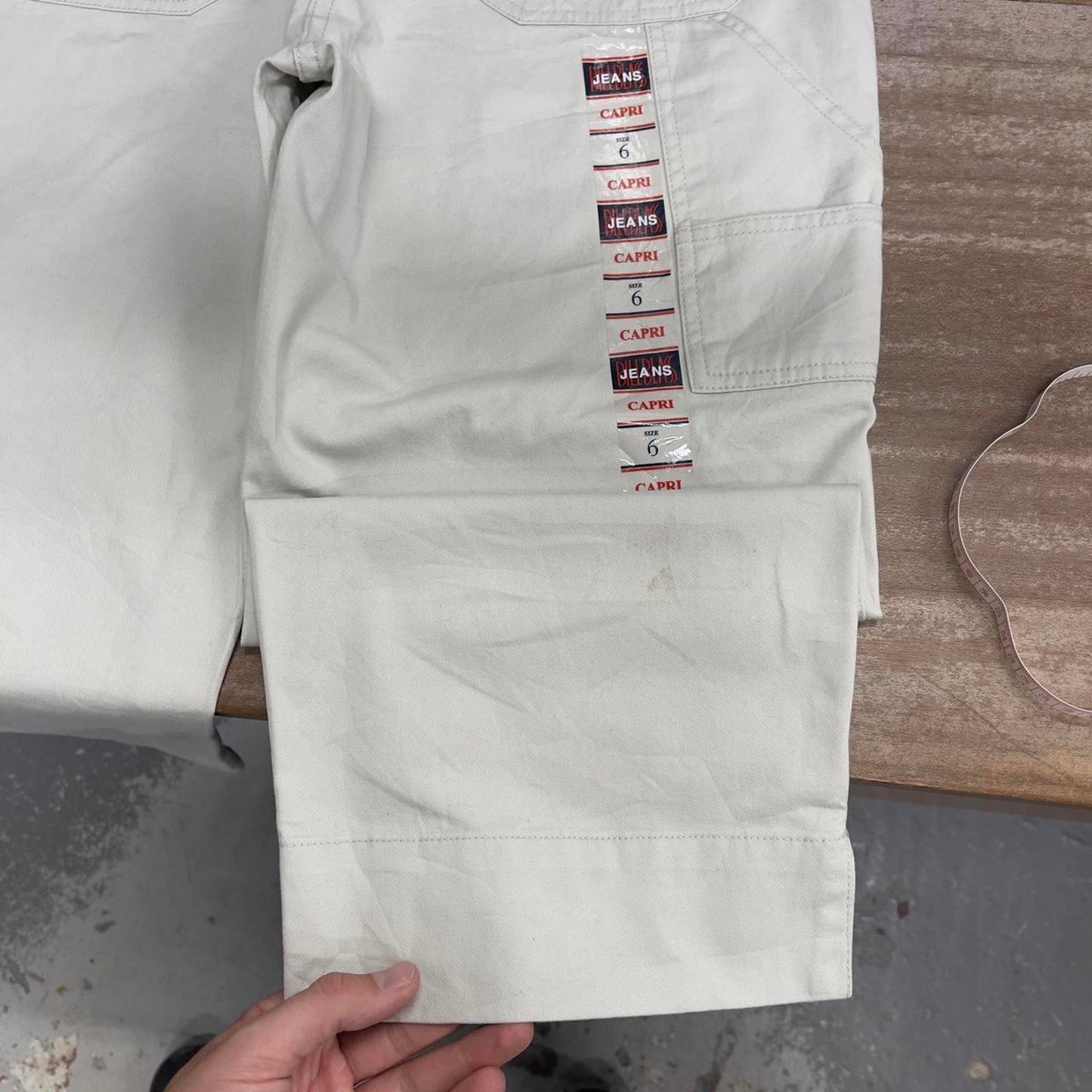 Bill Blass Capri shorts size 6 (W30)