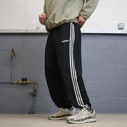 00s y2k Adidas tracksuit bottom XL black loose sporty style trackies side stripe track pants