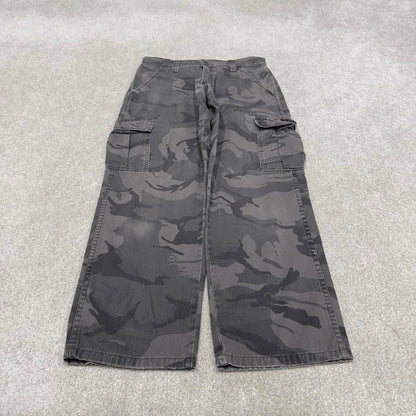 Camo Wrangler cargo pants W30L30 faded grey camouflage straight y2k style cargo trousers