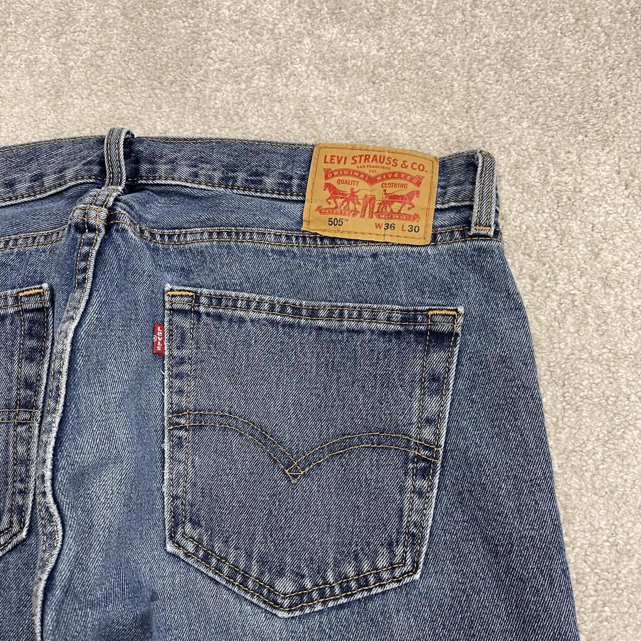 Levi’s 505 jeans Y2K W36L30 blue Levi’s straight leg surf style pants, red tab logo