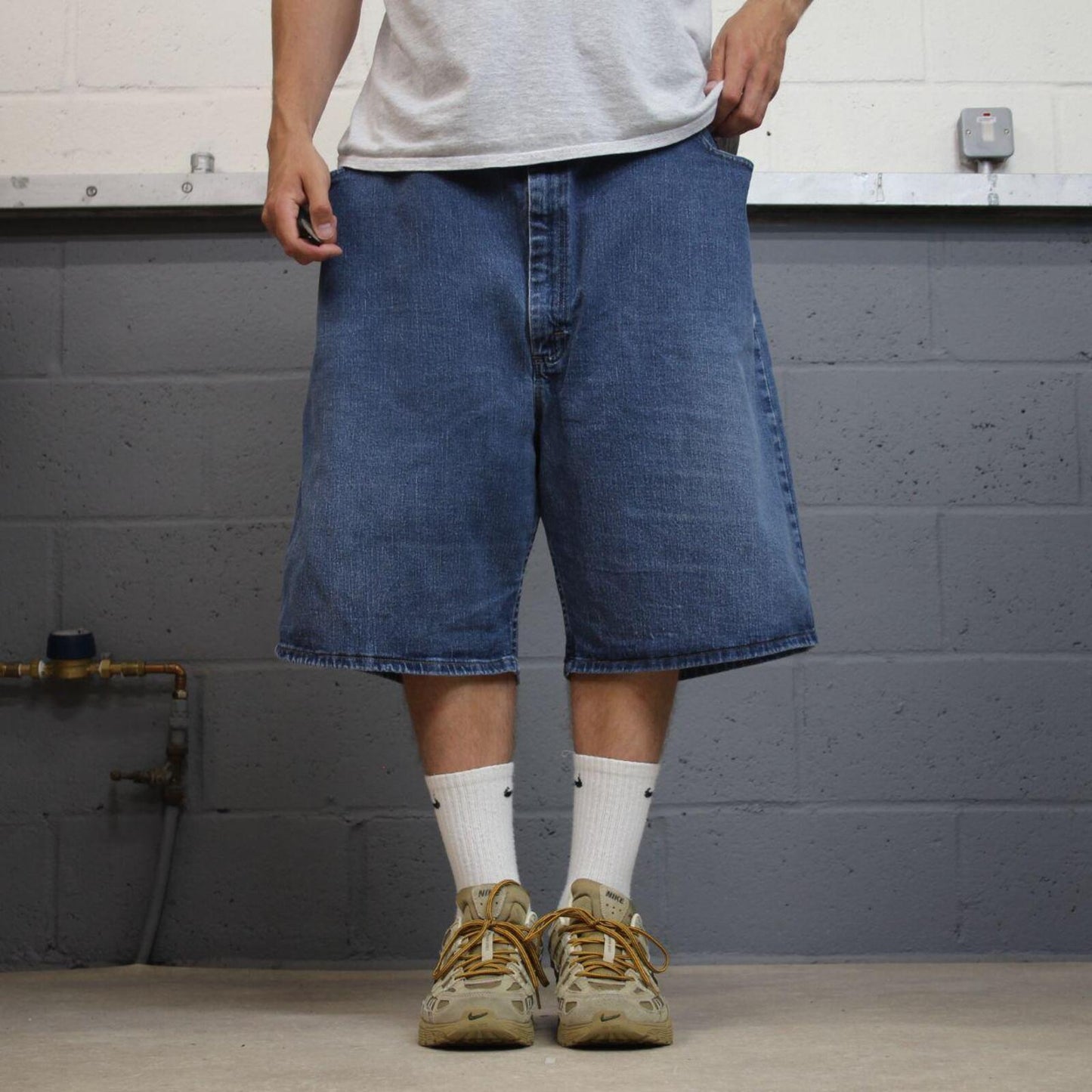 Wrangler baggy denim jean shorts blue Loose wide leg skater style jorts