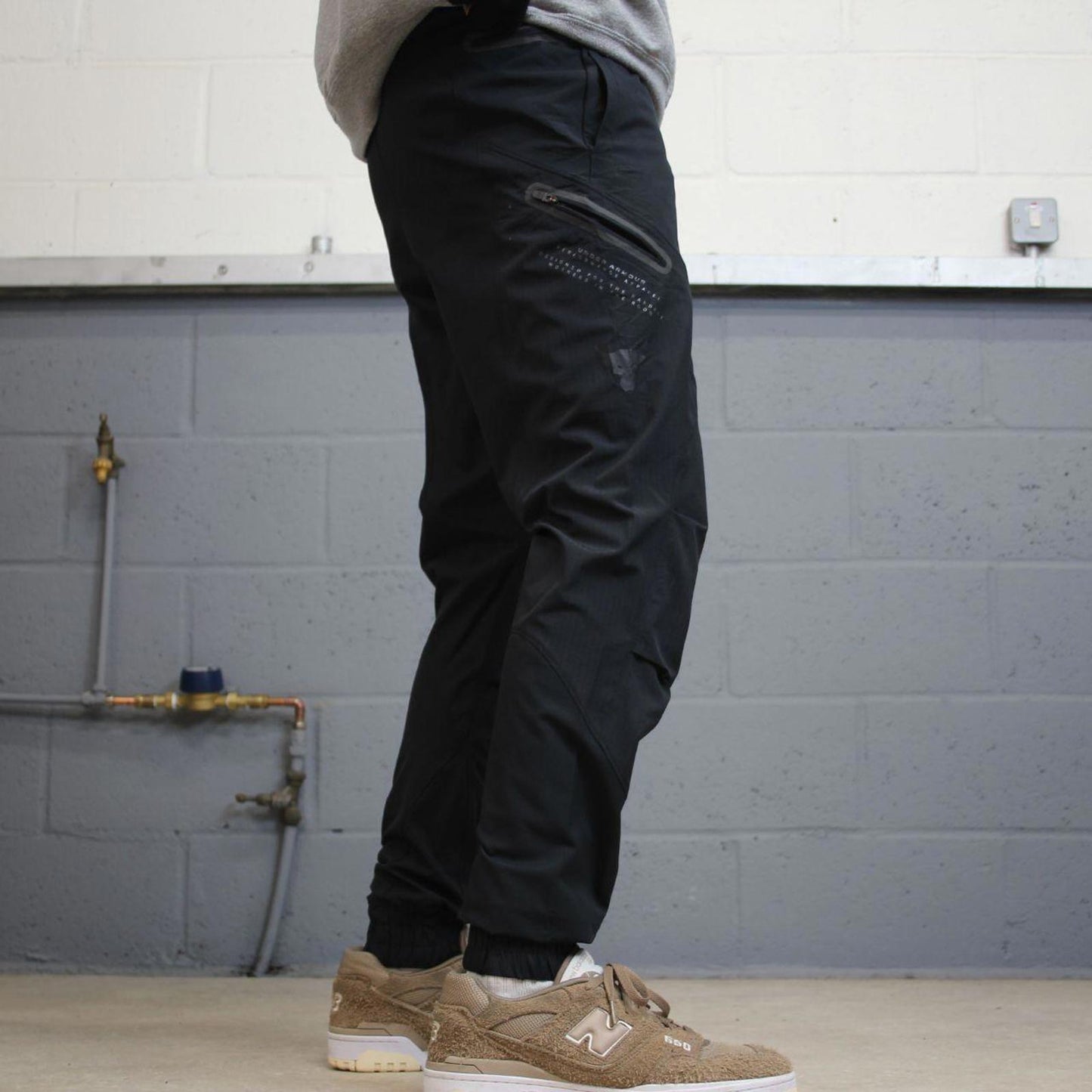 00s Under Armour tracksuit bottoms y2k small black joggers print logos gym wear trackies