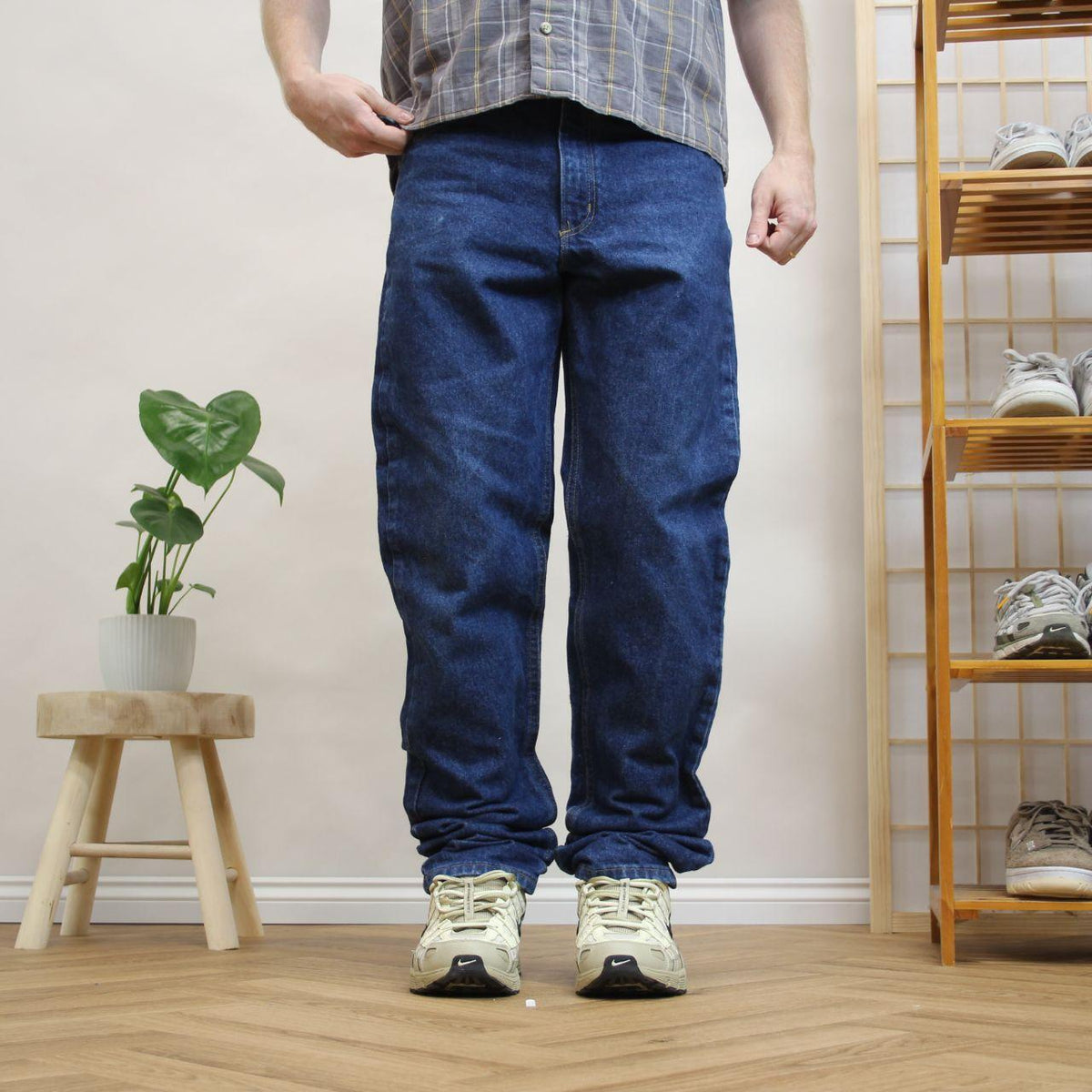 Vintage Carhartt jeans straight fit Y2K traditional fit thick blue denim work pants