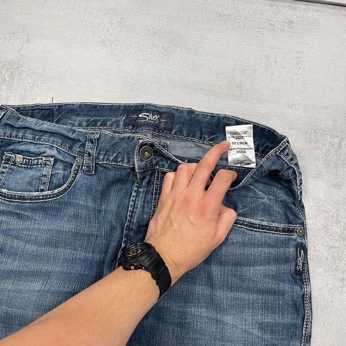 Blue embroidered y2k jeans W36L30