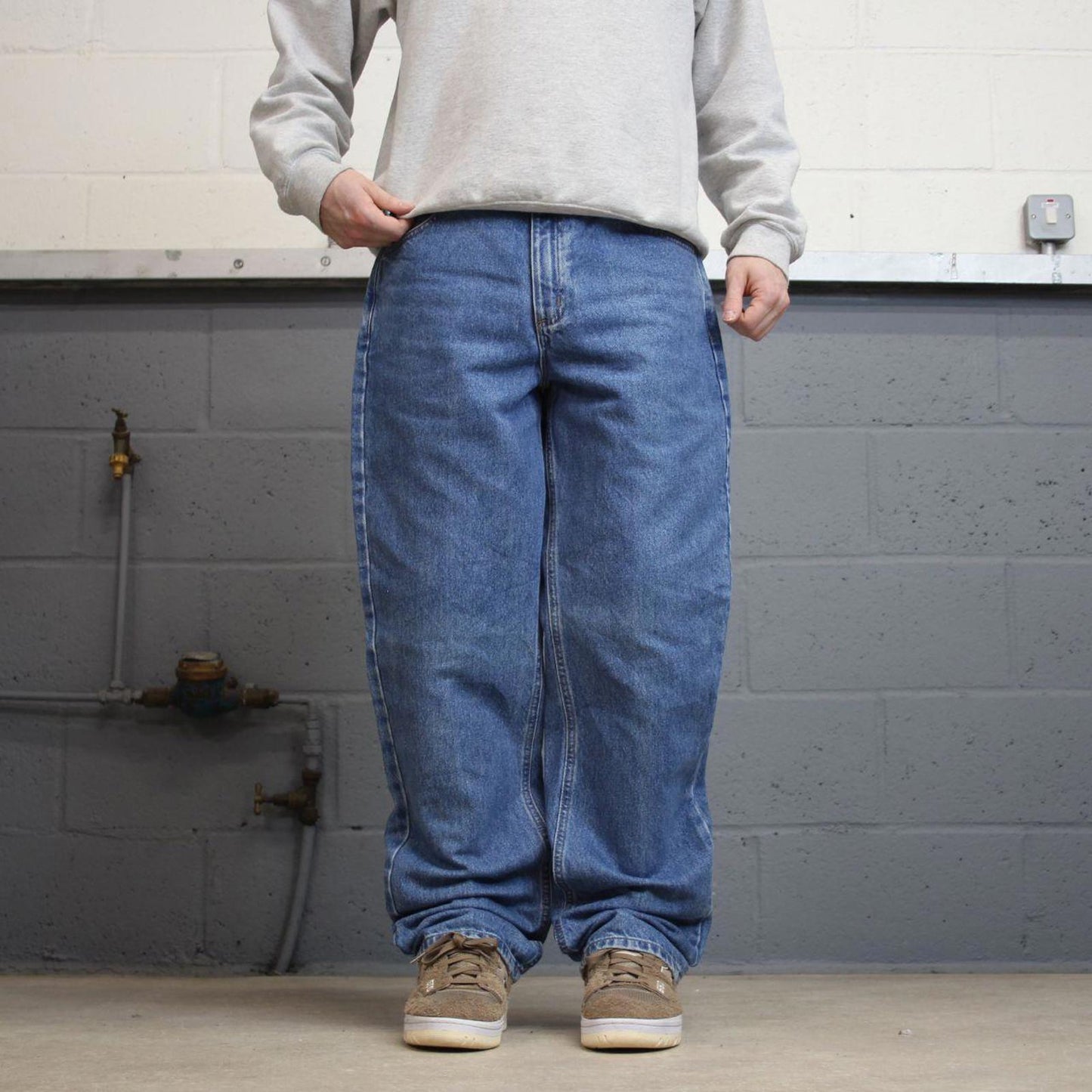 Vintage Carhartt jeans 90s skater style W36L32 blue denim 5 pocket workwear jeans