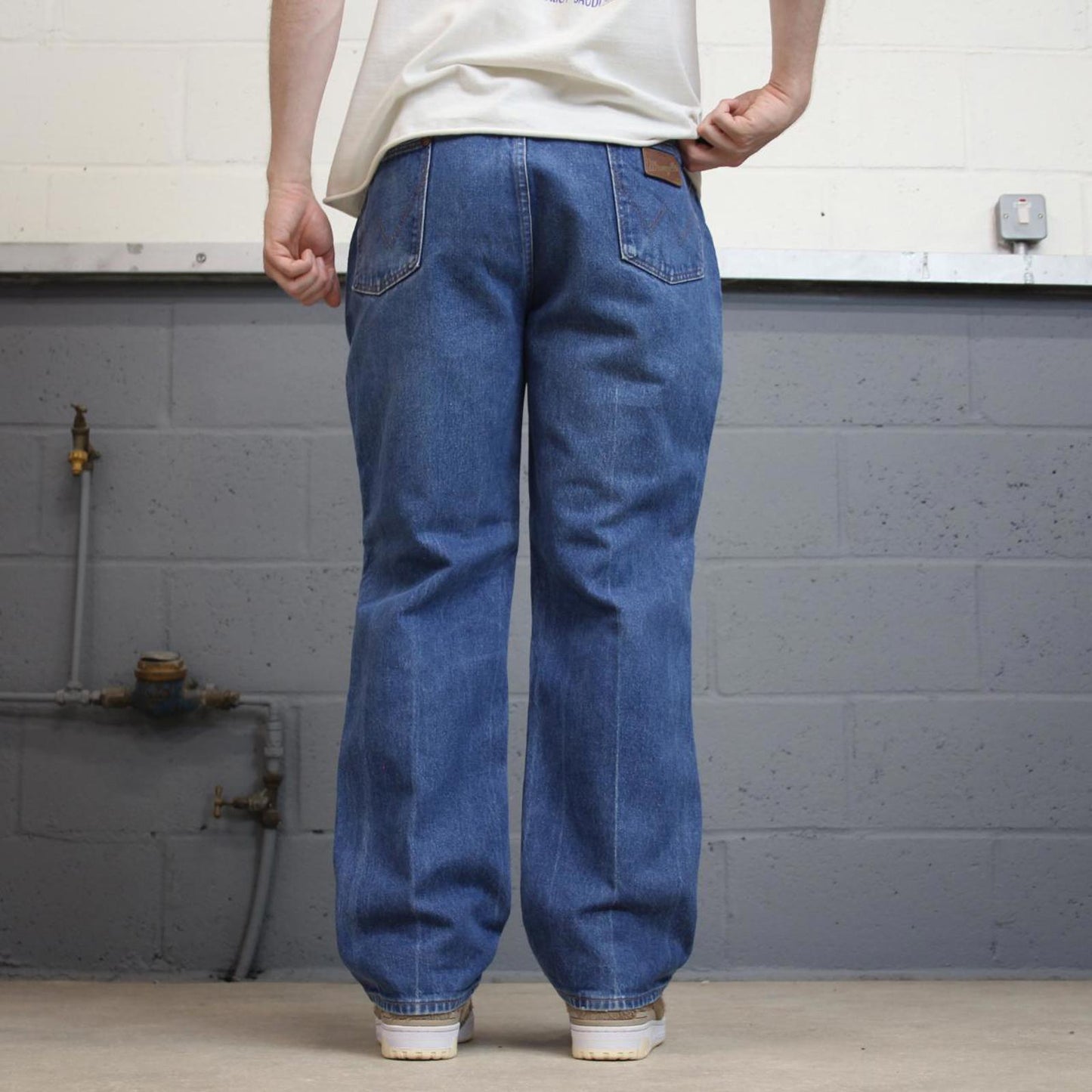 Vintage Wrangler jeans W38L30 mens blue 5 pocket denim jeans