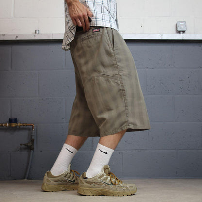 Dickies checkered baggy carpenter shorts khaki Loose long leg skater / surf check shorts festival