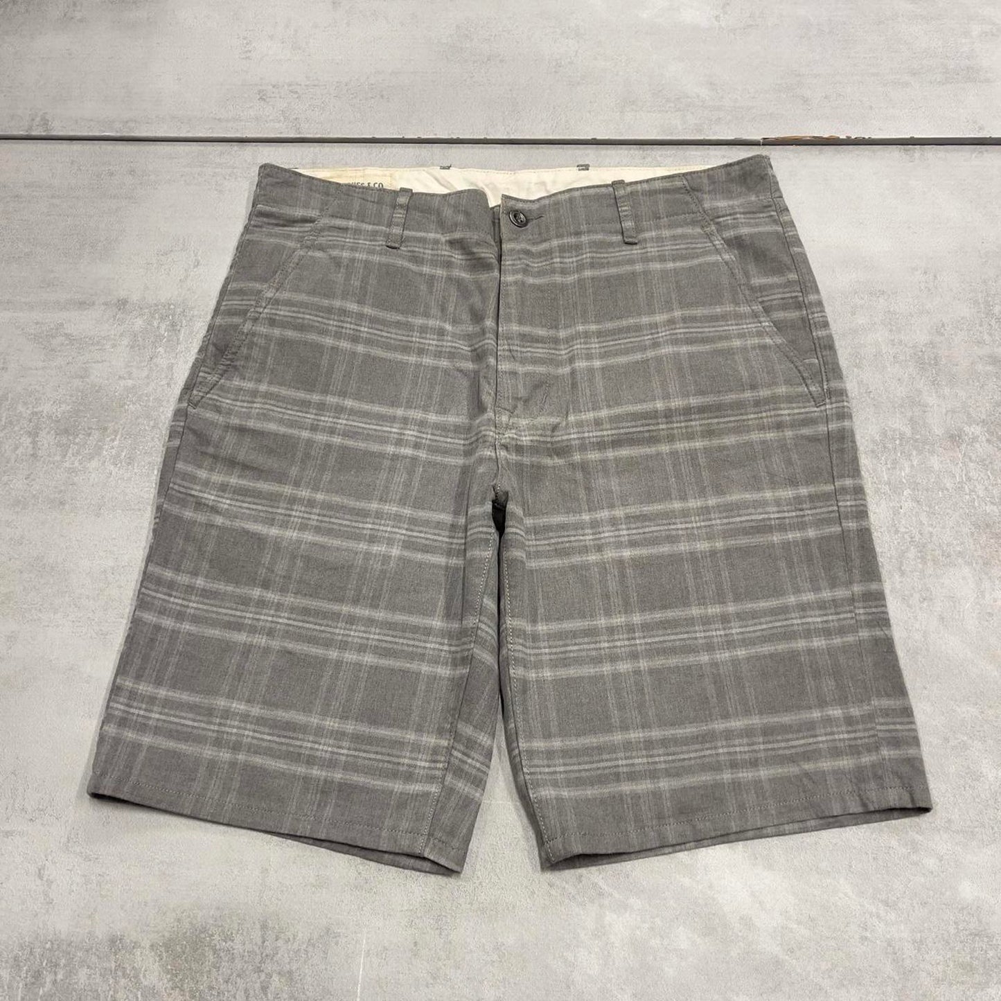 Grey checkered Levi's shorts W34