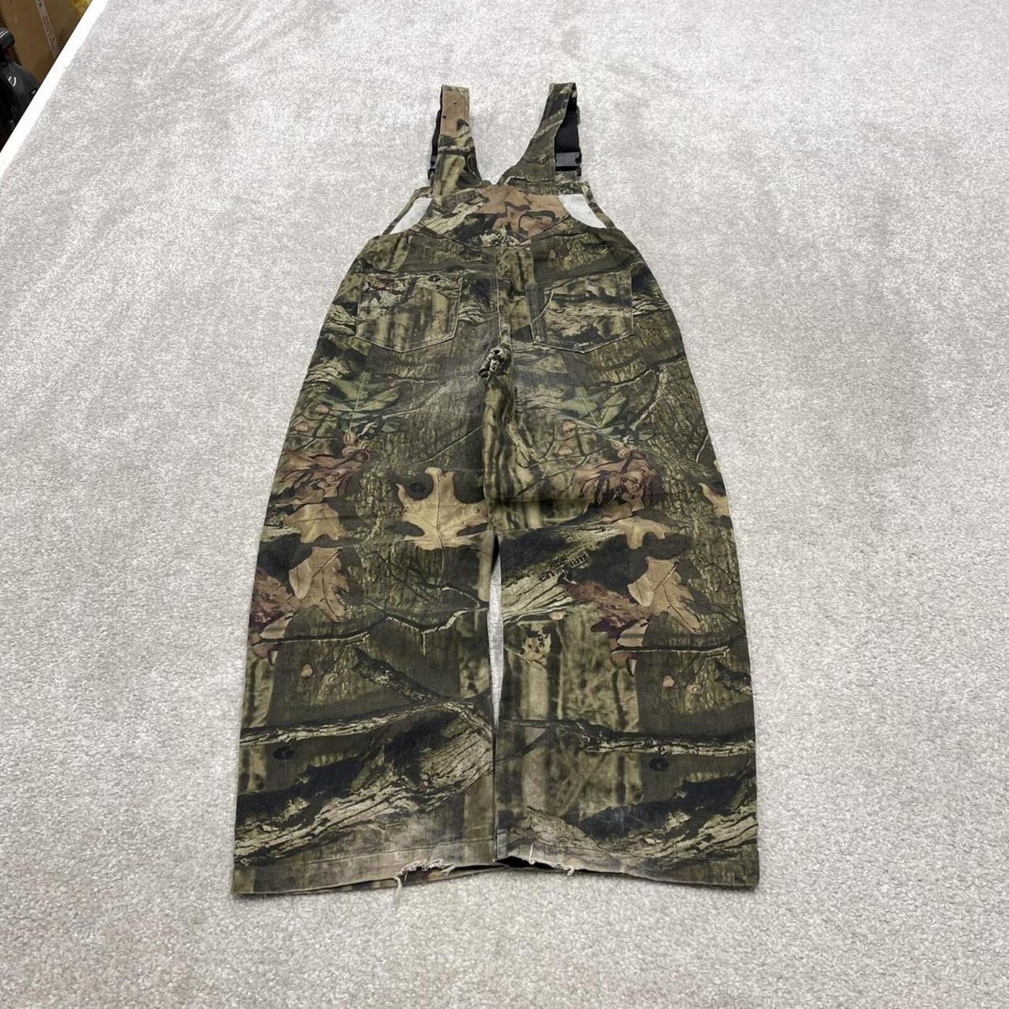 Y2k Mossy Oak camo dungarees green Russell Outdoors tree camouflage bib overalls