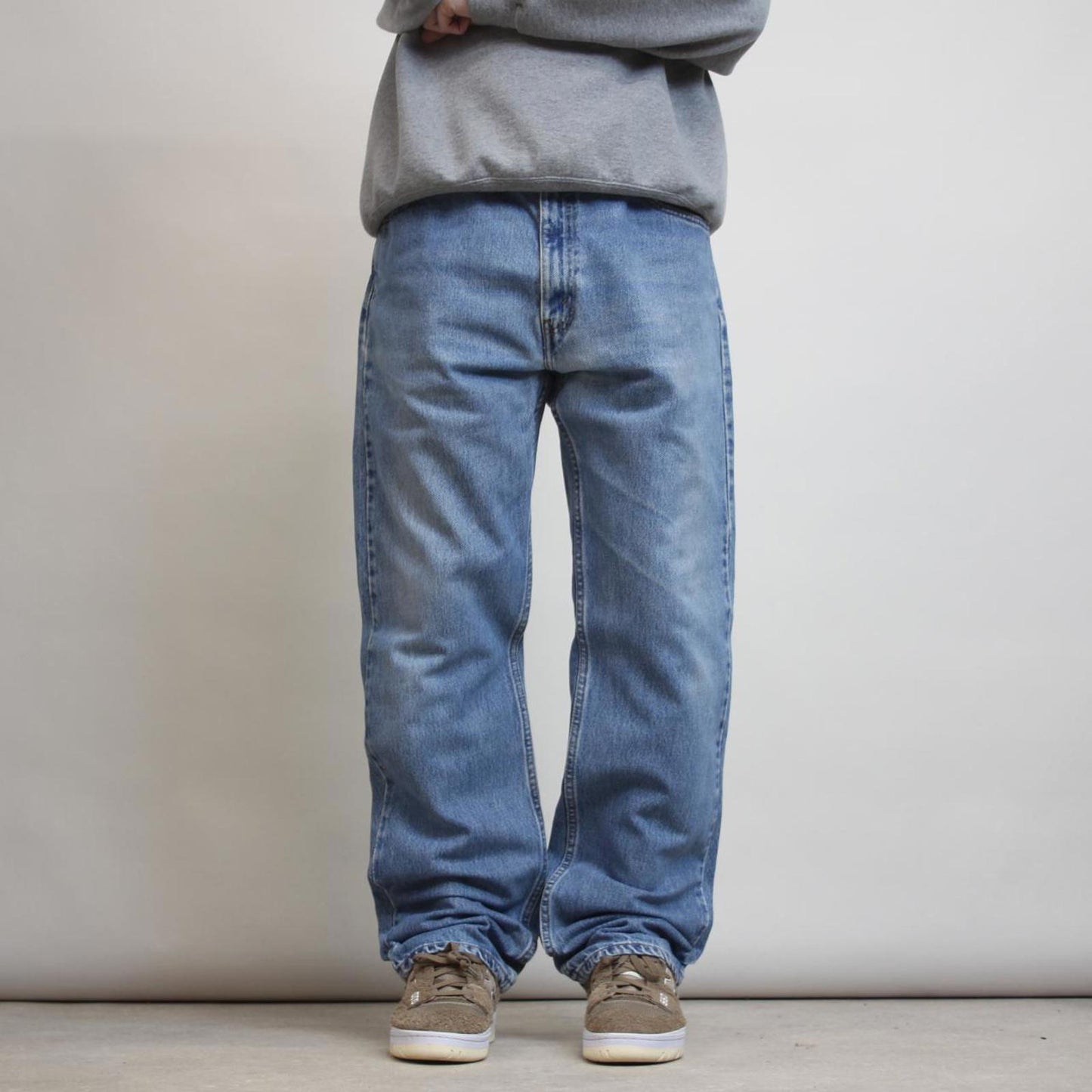 Levis jeans W36 L32 loose blue denim 90s style jeans red tab logo
