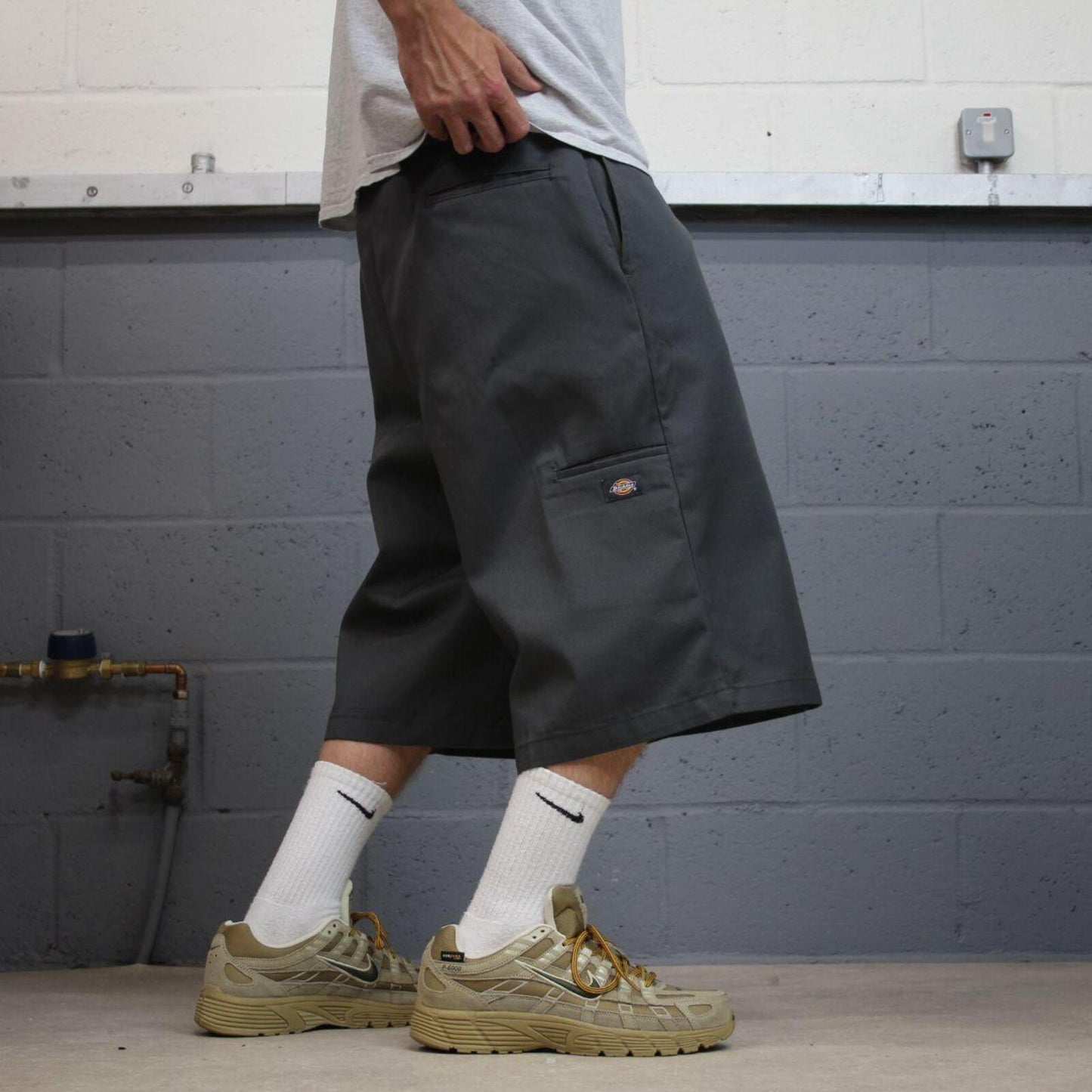 Dickies extra baggy chino shorts carpenter grey Surf style skater shorts long wide leg festival