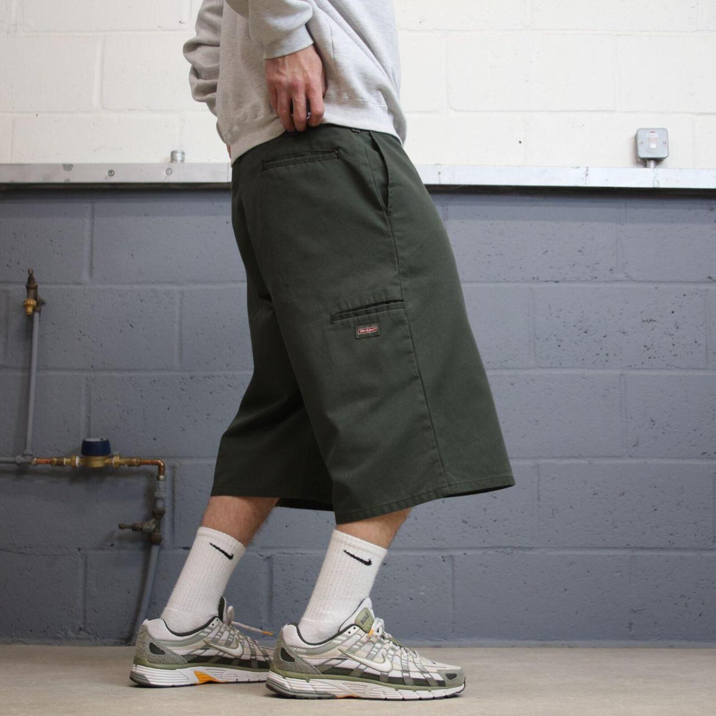 Dickies baggy shorts chino skater style green W38 Loose wide leg summer festival shorts