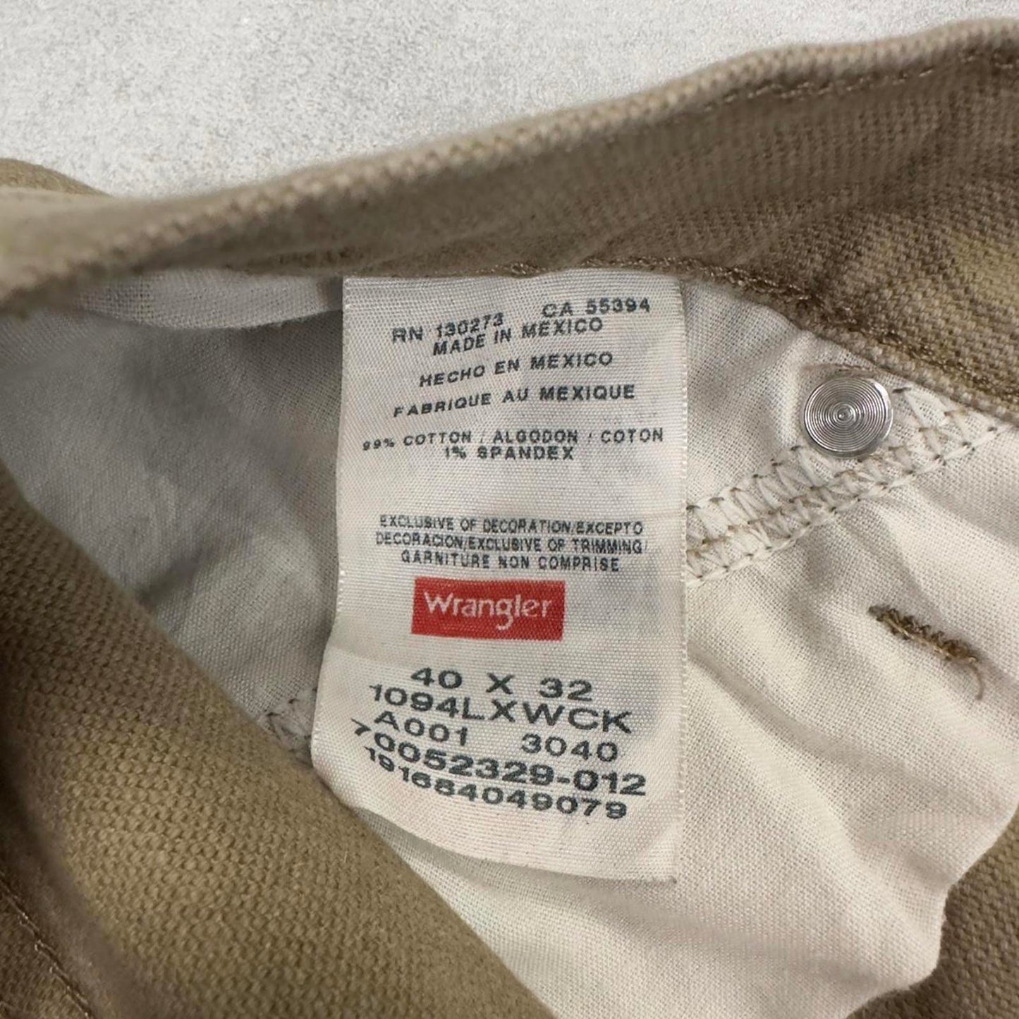 Khaki Wrangler carpenter jeans W40L32 loose cargo skater style jeans