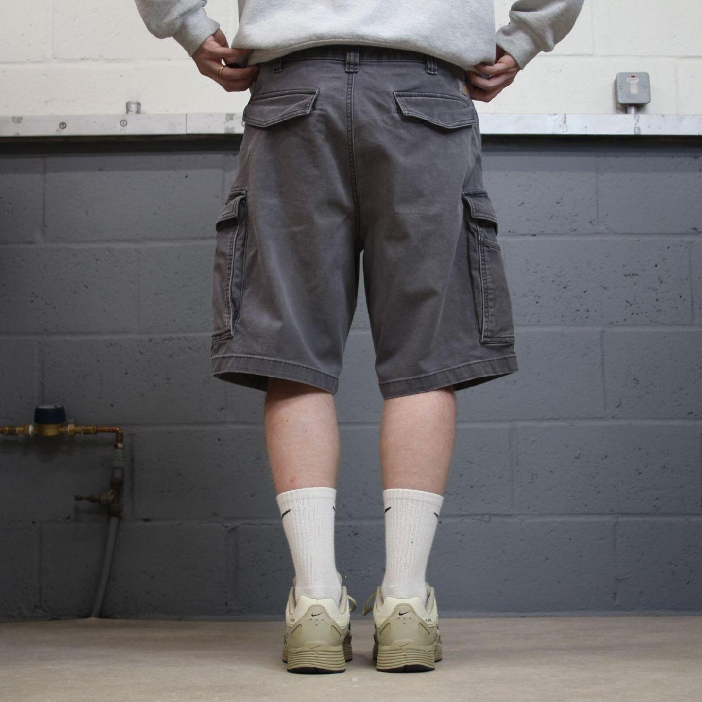 Carhartt cargo shorts loose canvas grey Canvasy relaxed fit skate style shorts