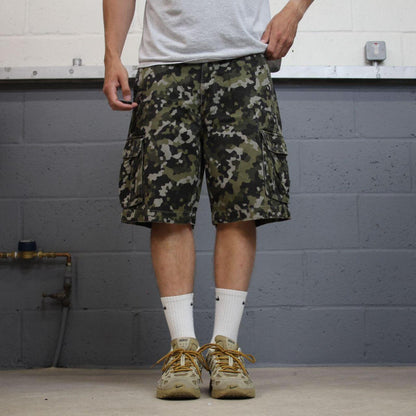Camo cargo shorts relaxed khaki Amazon Essentials skater style camouflage shorts loose leg