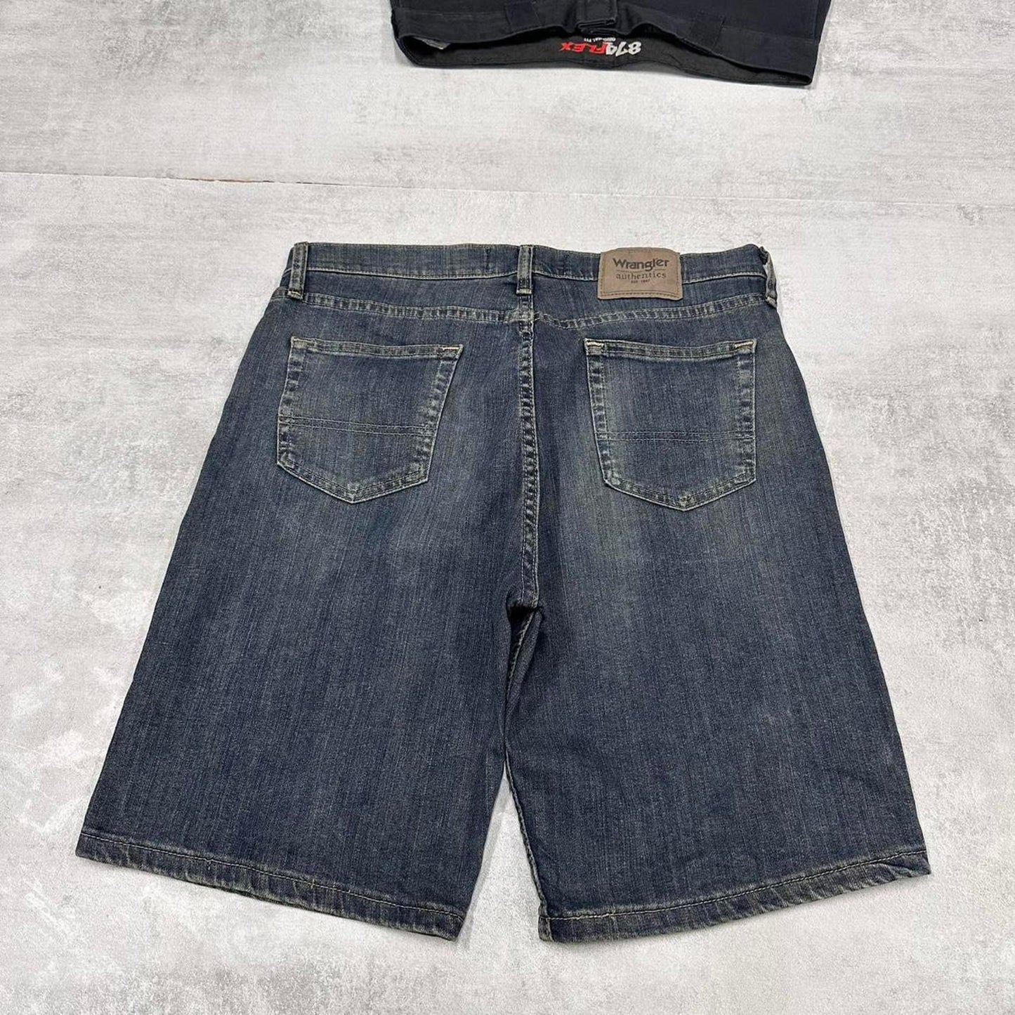 Mens Wrangler jorts W32