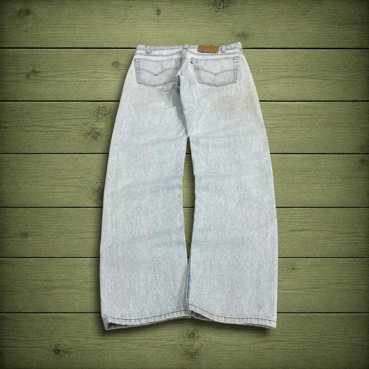 Vintage Levi’s 505 jeans straight leg light wash blue Straight fit 5 pocket pants, paper tag