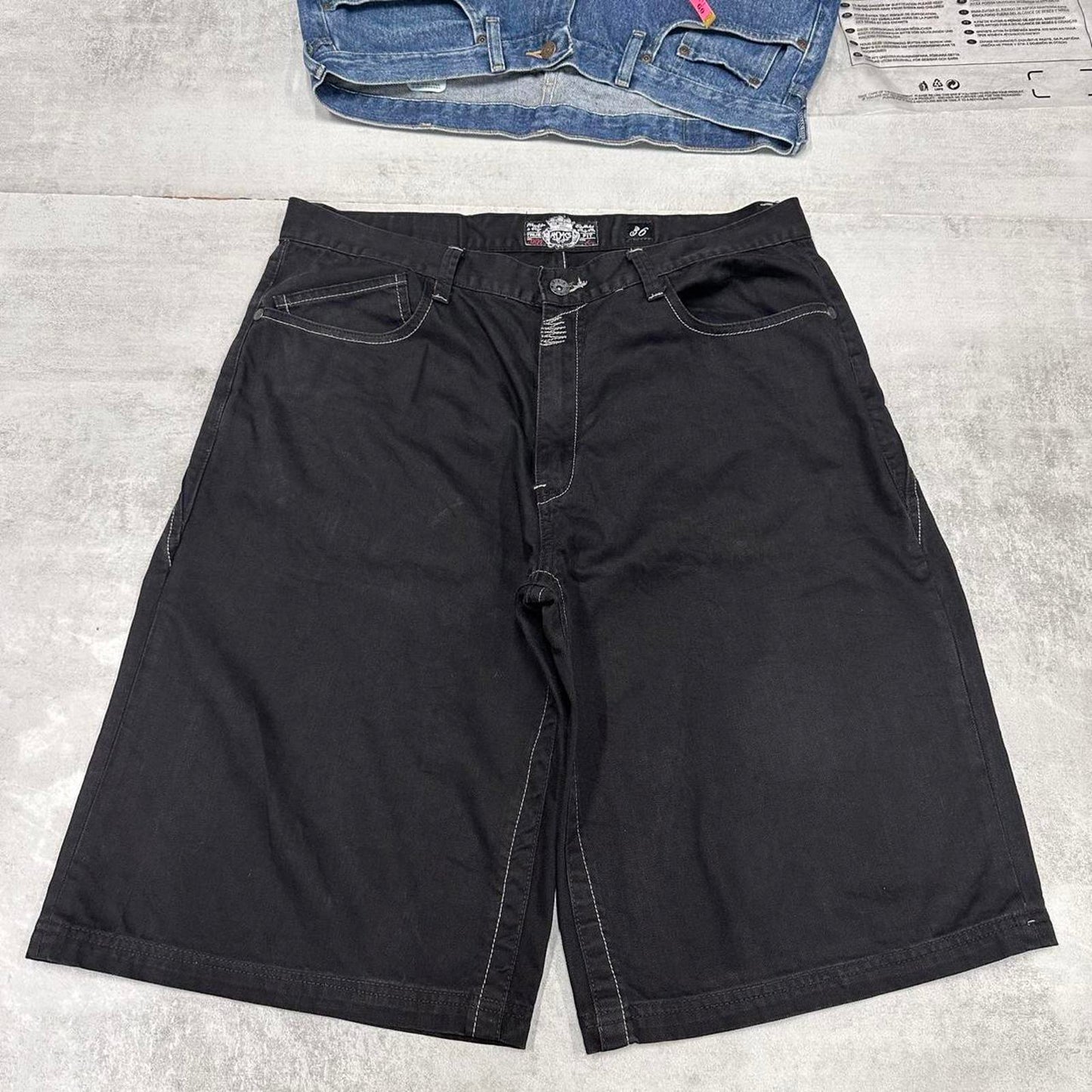 Baggy black Akademiks embroidered jorts W36 wide leg denim embroidered design skater style shorts