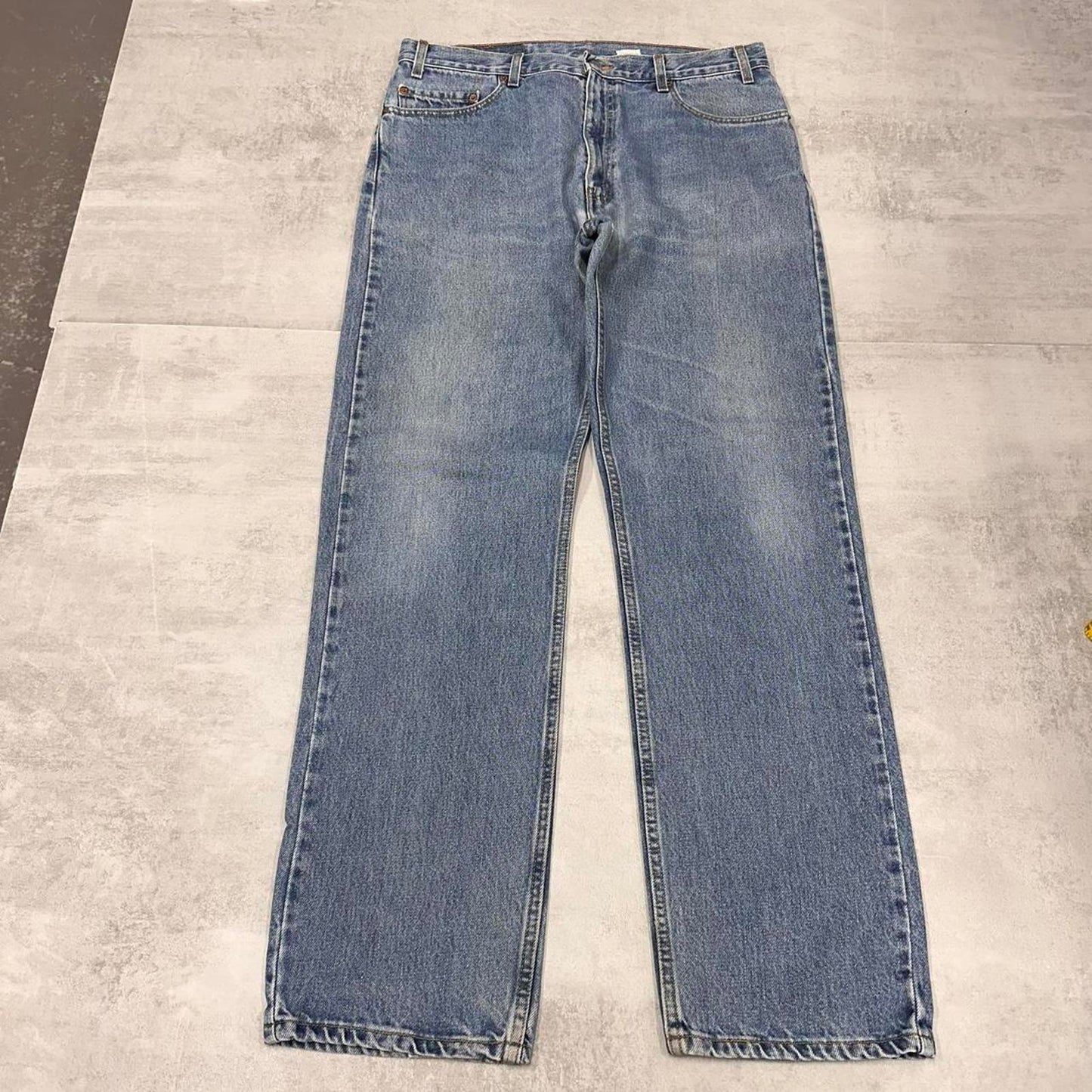 Levis jeans W36 L32 loose blue denim 90s style jeans red tab logo