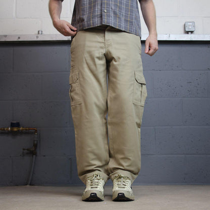 Dickies cargo utility pants W32L30 khaki straight fit chino work skate trousers