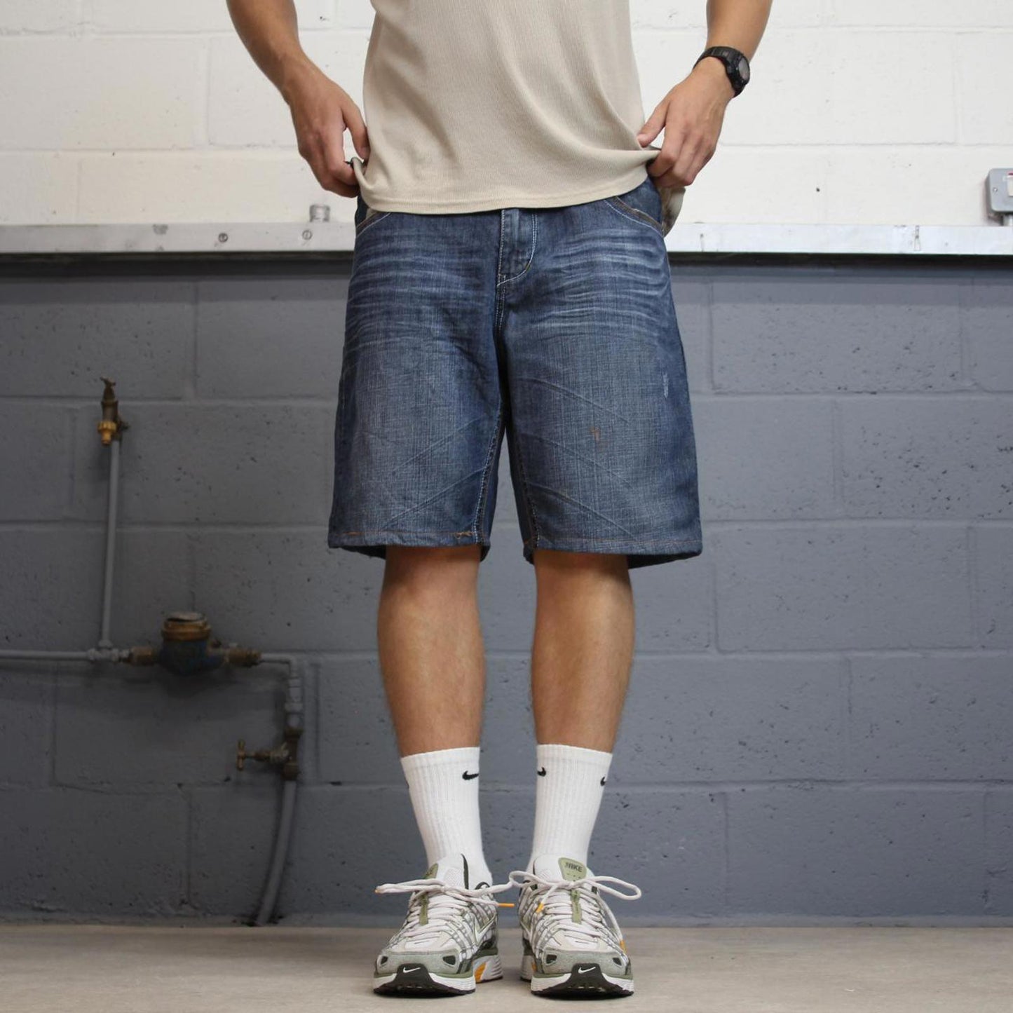 Blue embroidered Seven7 jorts W38