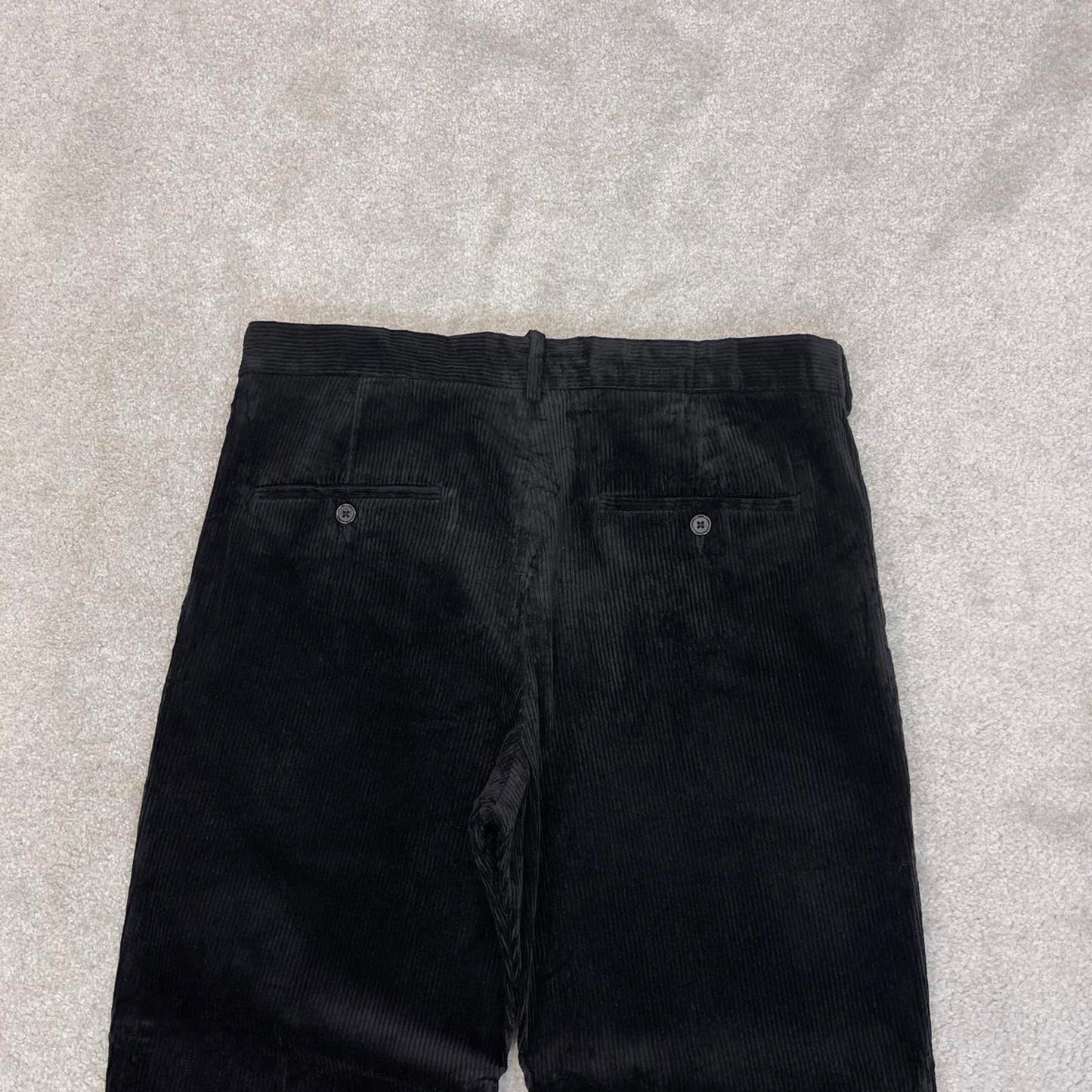 Black H&M wide wale corduroy trousers W32L30 loose pleated jumbo cord pants 90s skate style