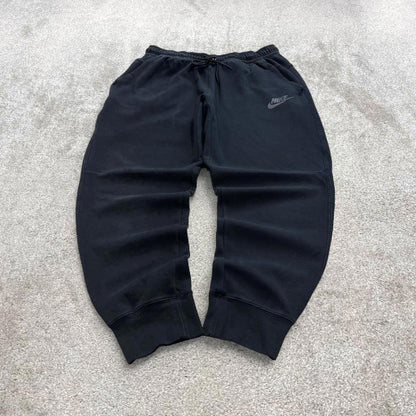 Black Nike sweatpants Large loose y2k style joggers Swoosh logo gym wear track pants