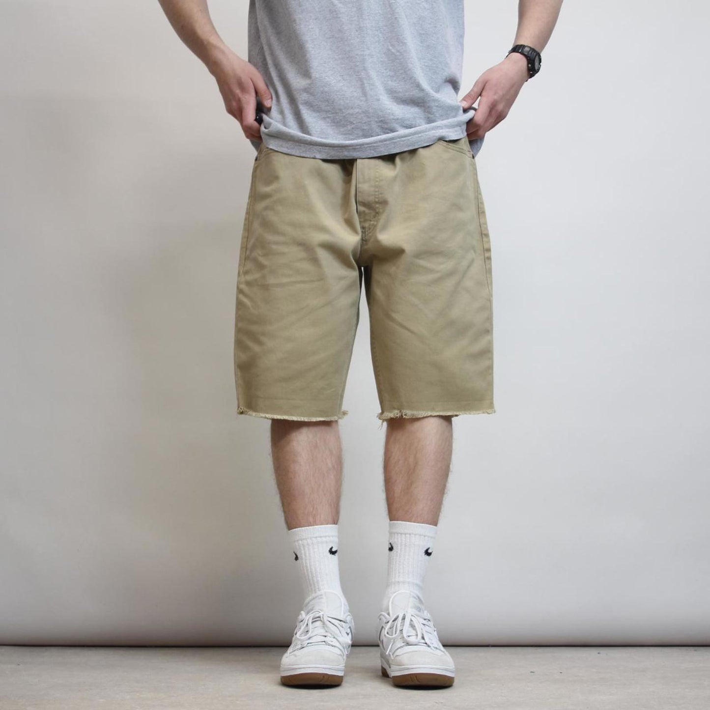 Mens Levi’s jorts W42