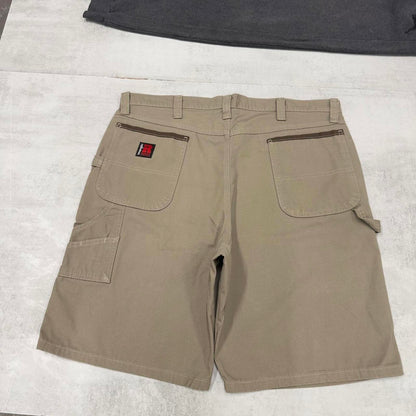 Baggy Wrangler carpenter shorts W40 Loose khaki canvasy skate style shorts