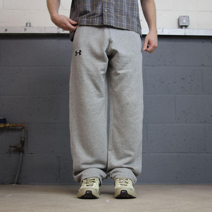 Under armour grey joggers loose leg large y2k Loose casual 2000s style jogging bottoms