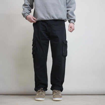 Wrangler cargo pants W38 L32 black regular taper cargo skate style pants