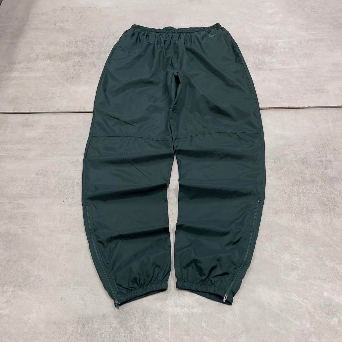 Green vintage Nike trackies Large loose y2k floaty leg joggers embroidered Swoosh logo shell suit