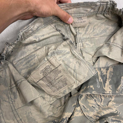 US Air Force cargo pants W30L36 baggy green digital camouflage trousers double knee utility