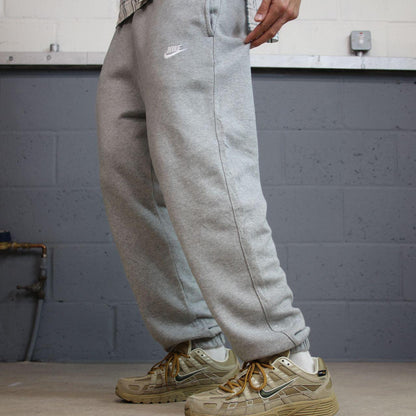 Y2K Nike jogging bottoms grey cuffed legs XL Loose casual 2000s style grey joggers