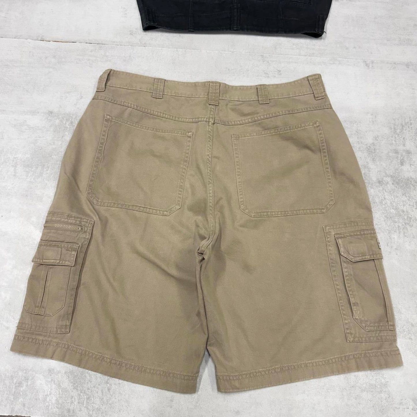 Baggy Wrangler cargo shorts W36