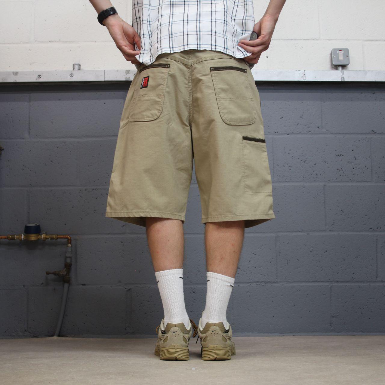 Wrangler baggy cargo shorts carpenter khaki Loose leg skater style summer jorts