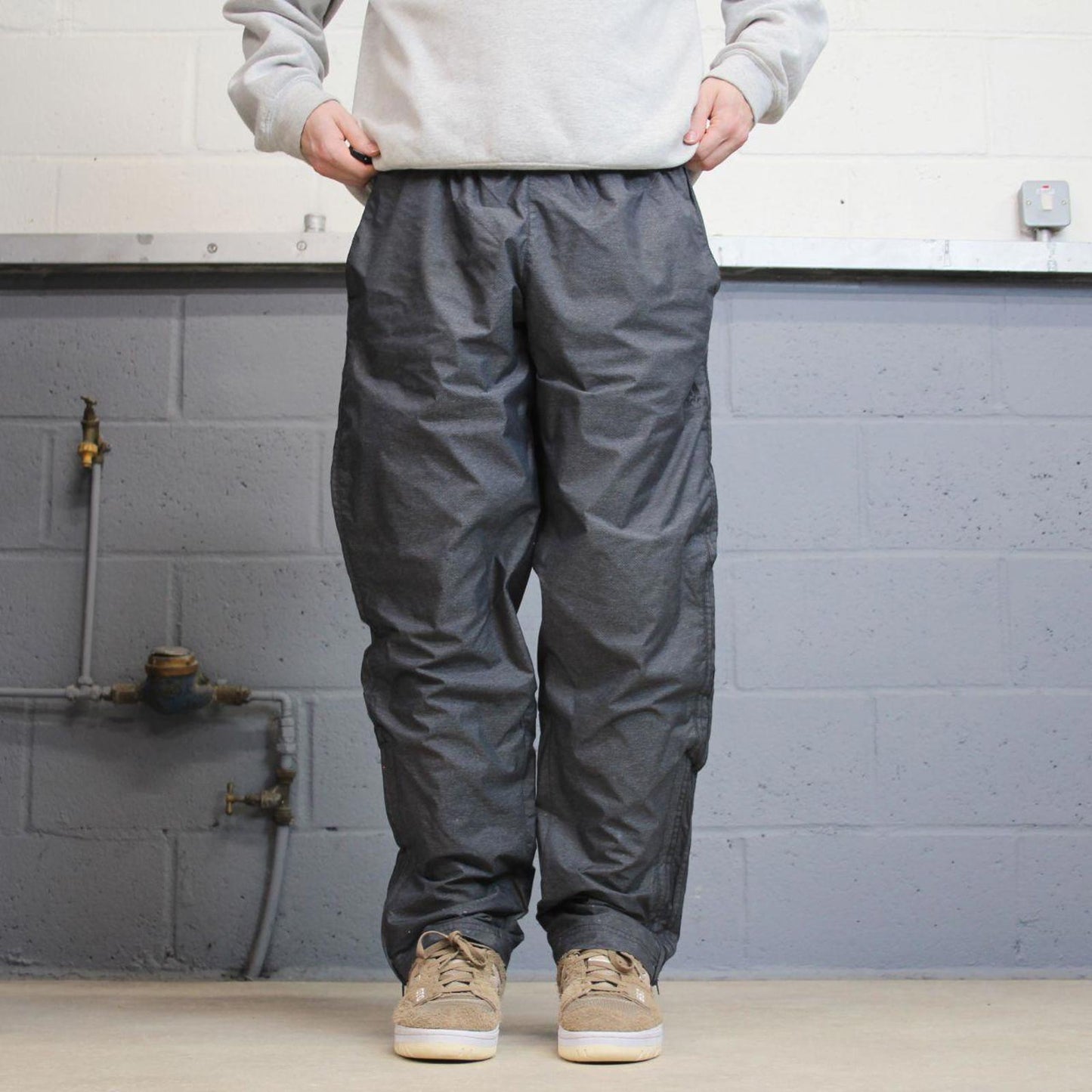 Grey Adidas trackies XL y2k sportswear track pants print logo side stripes mesh lined