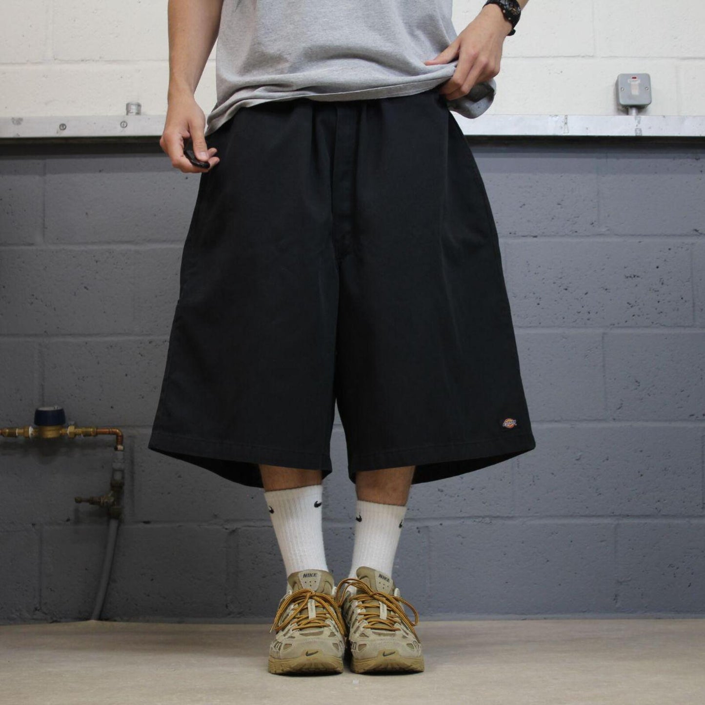 Dickies extra baggy carpenter shorts black Chino style skater shorts long wide leg festival