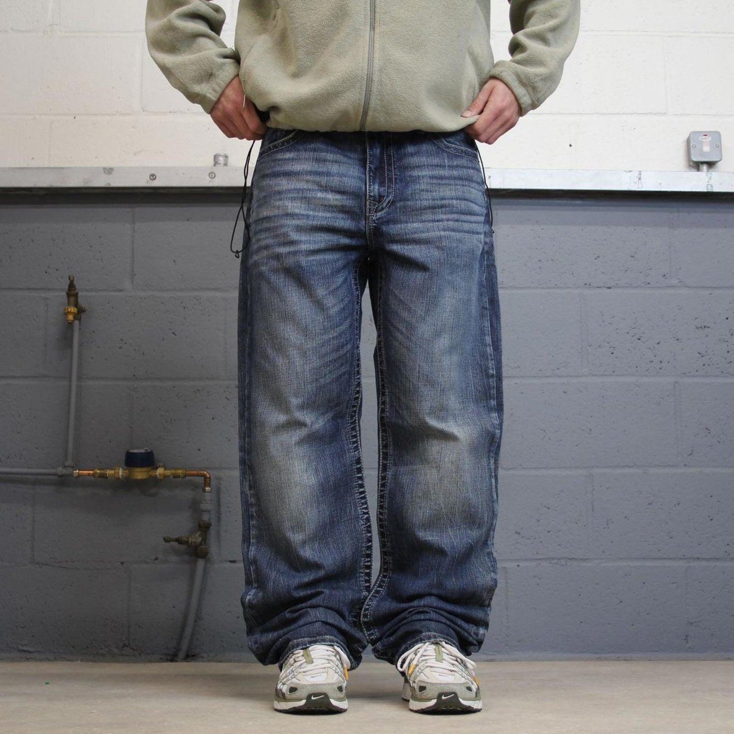 Y2K skate jeans straight leg leg blue Loose Tin Haul denim skater 00s style pants