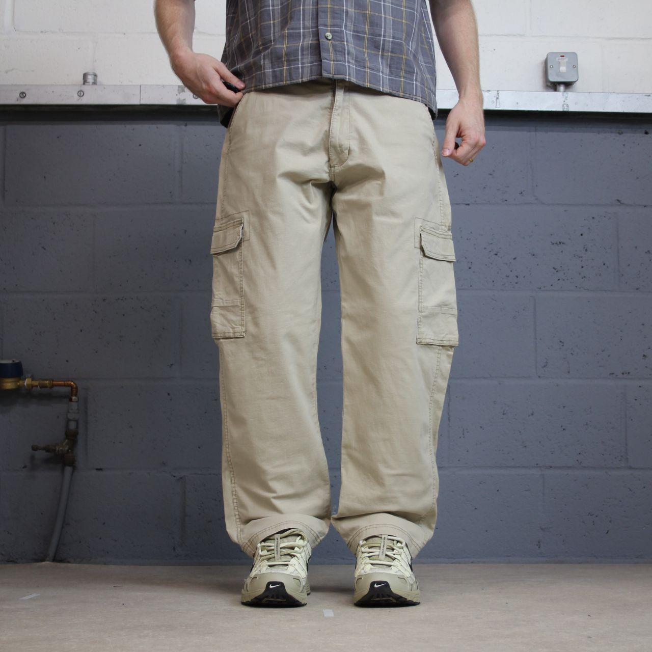 Wrangler cargo pants y2k beige W34L30 Straight leg skater work pants utility pockets