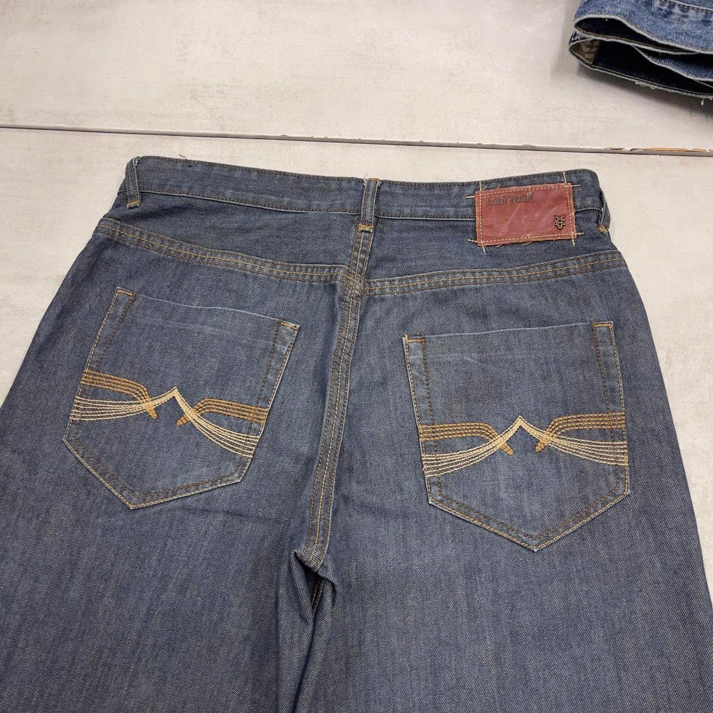 Baggy Ecko Unltd denim shorts W36 blue long wide leg embroidered design skater jorts