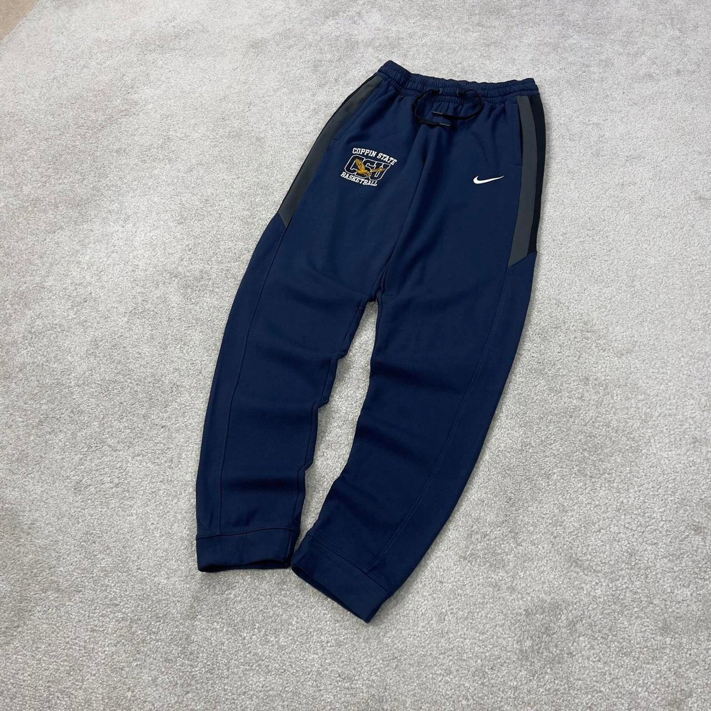 Navy Nike Therma-Fit joggers Small Swoosh logo y2k style sportswear track pants
