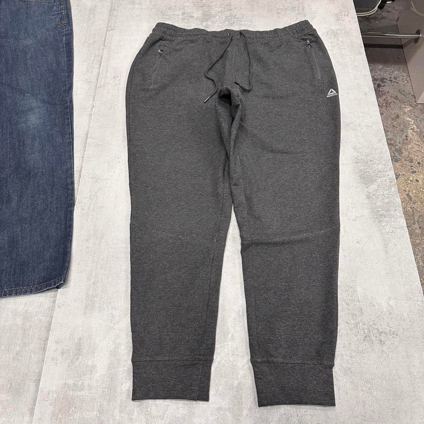 Y2k Grey Reebok joggers XL gym comfy sweatpants print logo