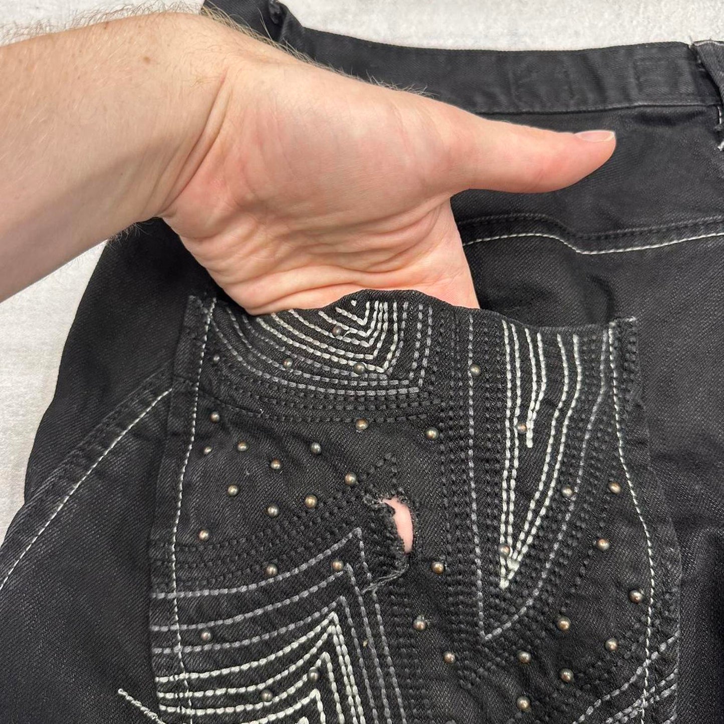 Baggy black Akademiks embroidered jorts W36 wide leg denim embroidered design skater style shorts