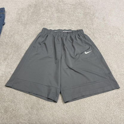 Baggy Nike sports shorts y2k grey Basketball style comfy loose floaty summer gym shorts